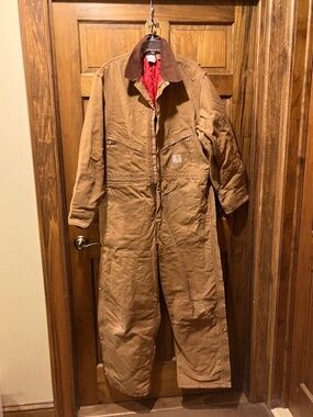 🇺🇸 CARHARTT INSULATED COVERALLS, MADE IN USA 🇺🇸 RED QUILT LINED,  ZIP LEGS